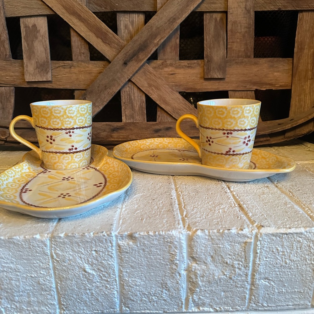 Temptations Old World Mug and Snack Trays 2 Sets